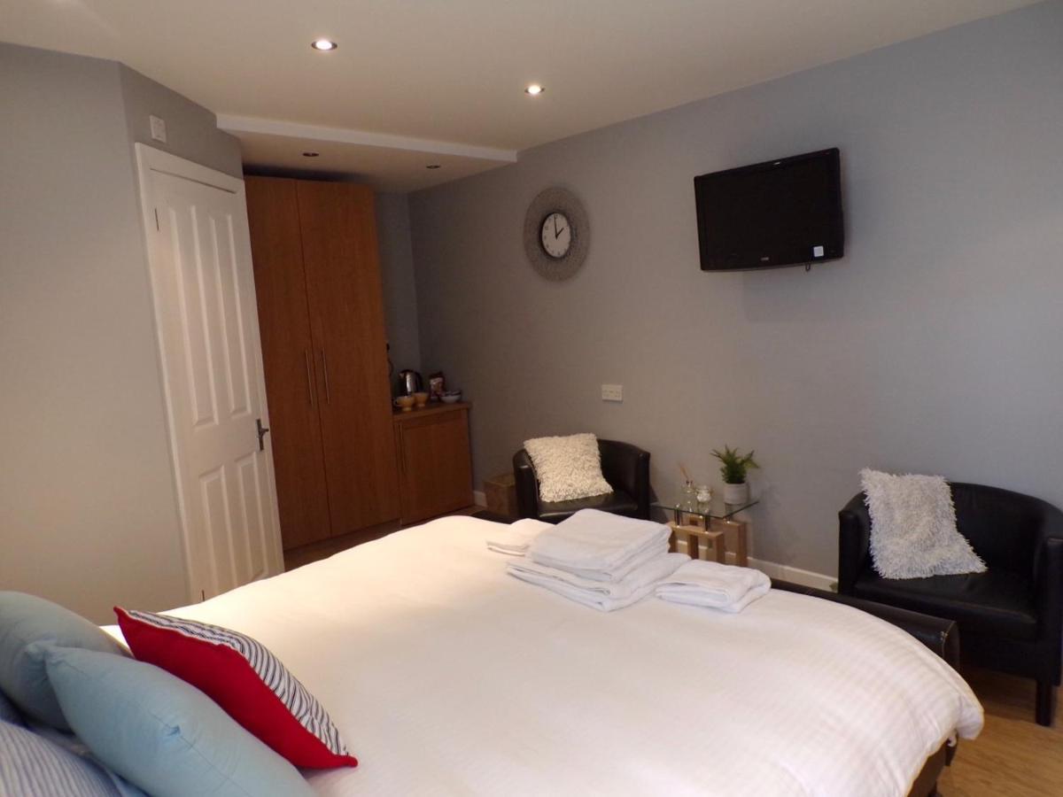 Coast 77 B&B Poole Exterior foto